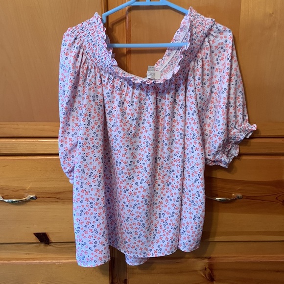 NWOT. Loft outlet off the shoulder top. XXL. - Picture 6 of 7